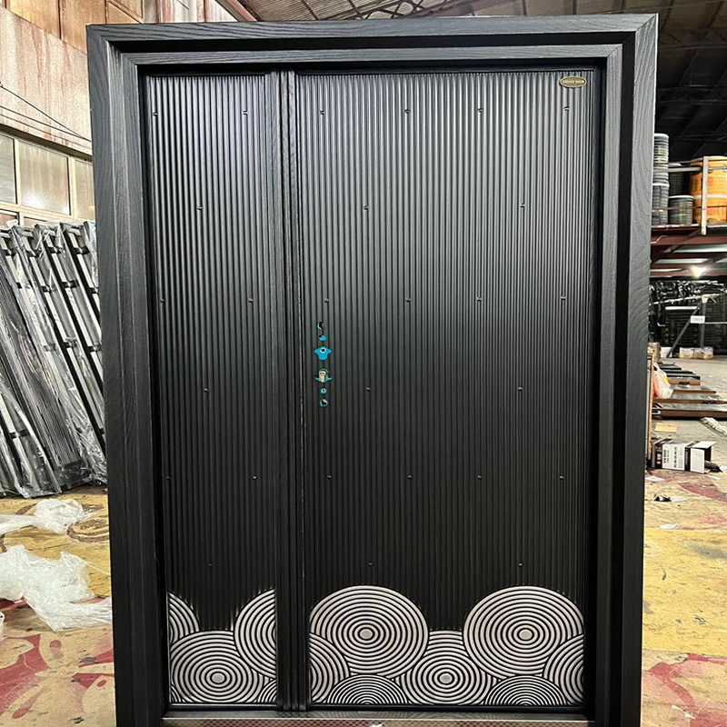 High-quality German Steel Door with minimalist design and reinforced hinges<br />
